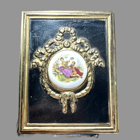 Vintage Small Brass Framed Porcelain Lovers Watteau Cameo - Picture 3 of 10